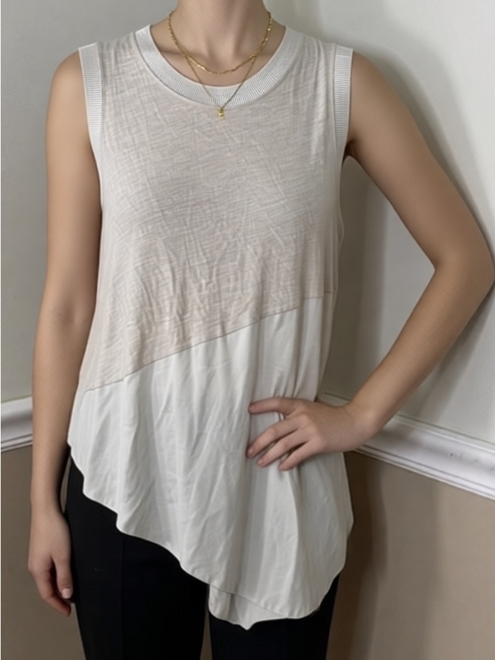 💚 5 for $25! Simply Vera Vera Wang Two-Tone Sleeveless Tank in White and Cream